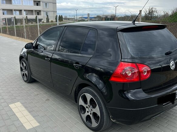 2005 Volkswagen Golf V, чёрный, 650000 рублей - вид 8