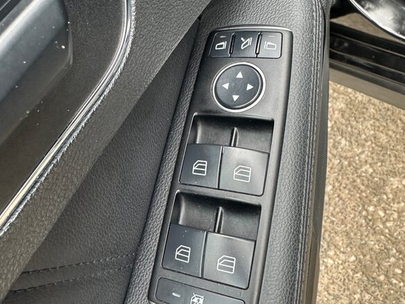 2011 Mercedes-Benz E-Класс 300 IV (W212, S212, C207), чёрный, 1750000 рублей - вид 13