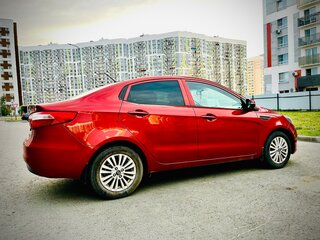 2014 Kia Rio 6-speed III, красный, 710000 рублей, вид 4