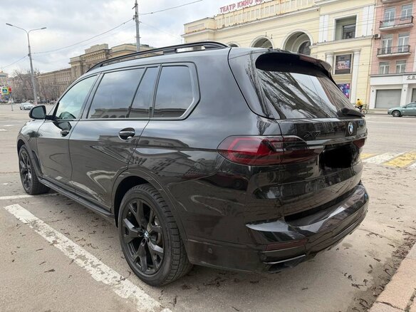 2020 BMW X7 40i I (G07), чёрный, 7000000 рублей - вид 5