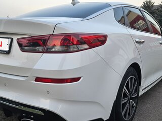 2019 Kia Optima IV Рестайлинг, белый, 1799000 рублей, вид 2