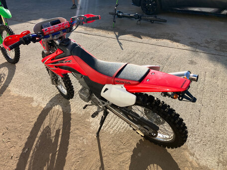 2005 Honda XR 230, красный, 170000 рублей, вид 2