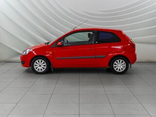 2008 Ford Fiesta Mk5, красный, 418000 рублей, вид 4