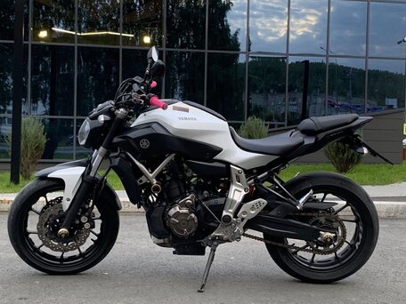 2014 Yamaha MT-07 (FZ-07), белый, 650000 рублей, вид 3