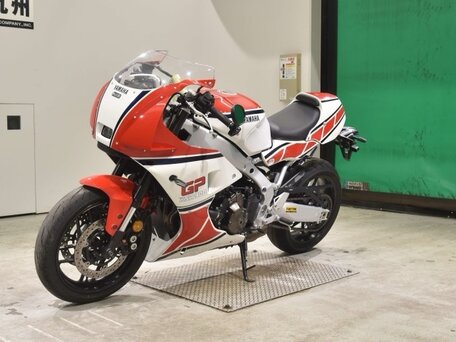 2024 Yamaha XSR900, красный, 1078000 рублей, вид 4