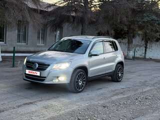 2011 Volkswagen Tiguan I, серебристый, 950000 рублей, вид 1