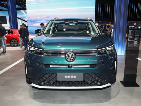 2026 Volkswagen Tavendor I Рестайлинг, зелёный, 5090000 рублей, вид 2