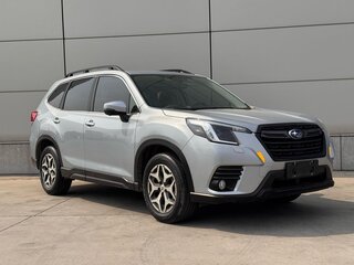 2022 Subaru Forester V Рестайлинг, серебристый, 2920000 рублей, вид 3