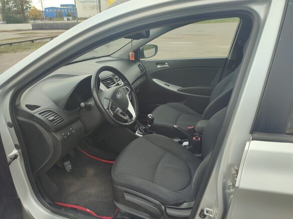 2013 Hyundai Solaris I, серебристый - вид 5