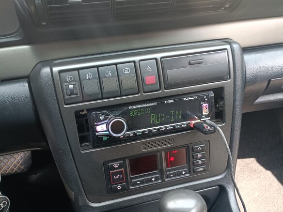 1998 Audi A4 I (B5), синий, 320000 рублей - вид 10