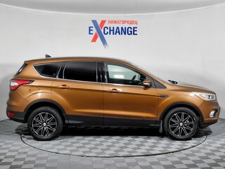 2017 Ford Kuga II Рестайлинг, коричневый, 1699000 рублей, вид 4