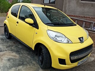 2008 Peugeot 107 I, жёлтый, 225000 рублей, вид 2