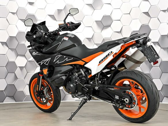2021 KTM 890 SMT, чёрный, 999000 рублей - вид 7