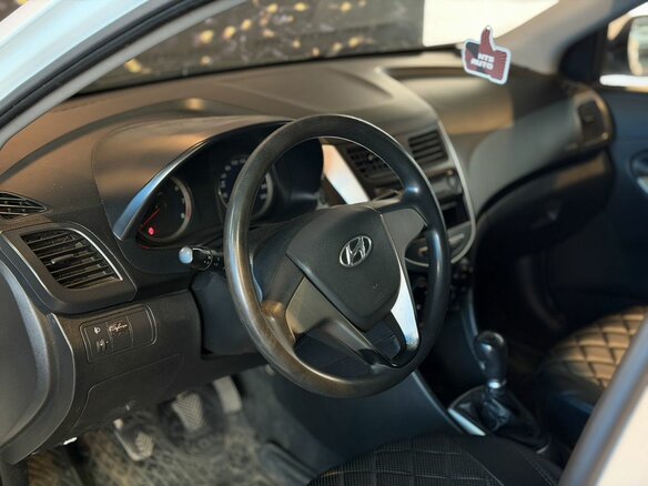 2015 Hyundai Solaris I Рестайлинг, белый, 650000 рублей - вид 6