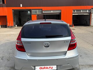 2011 Hyundai i30 I Рестайлинг, серебристый, 700000 рублей, вид 2
