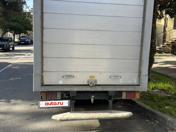 1999 Isuzu Elf (N-series), белый, 950000 рублей - вид 1