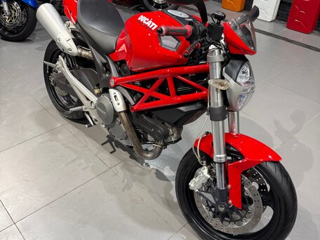 2008 Ducati Monster 696, красный, 415000 рублей, вид 4