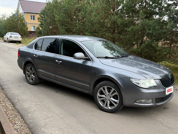 2010 Skoda Superb II, серый, 700000 рублей - вид 3