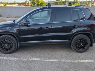 2013 Volkswagen Tiguan I Рестайлинг, чёрный, 1400000 рублей, вид 2