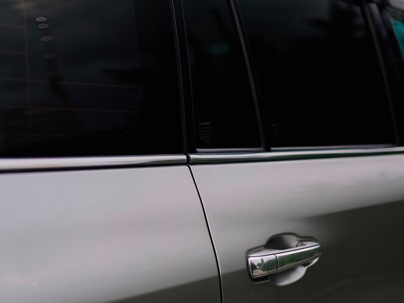 2018 Lexus LX 570 III Рестайлинг 2, серый, 8000000 рублей - вид 17
