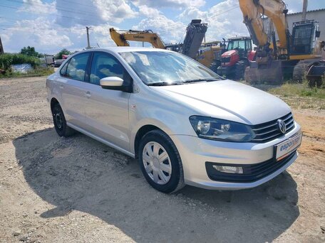 2018 Volkswagen Polo V Рестайлинг, серебристый, 1161090 рублей, вид 2
