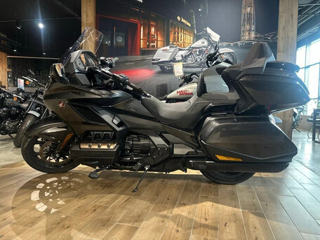 2024 Honda GL 1800 Gold Wing, чёрный, 3750000 рублей, вид 3