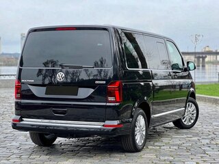 2022 Volkswagen Multivan T6 Рестайлинг, чёрный, 4400000 рублей, вид 4