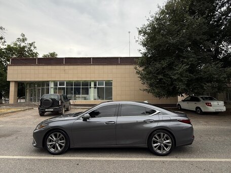 2019 Lexus ES 350 VII, серый, 3450000 рублей, вид 4