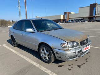 2001 Toyota Corolla VIII (E110) Рестайлинг, белый, 210000 рублей, вид 2