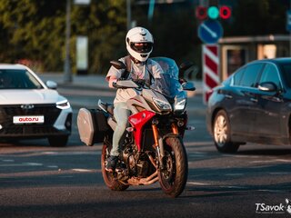 2019 Yamaha MT-09 Tracer (FJ-09), серый, 1250000 рублей, вид 2