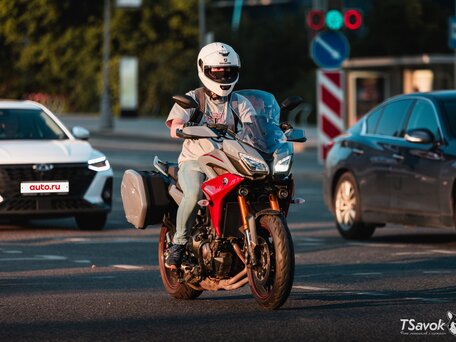2019 Yamaha MT-09 Tracer (FJ-09), серый, 1230000 рублей, вид 2