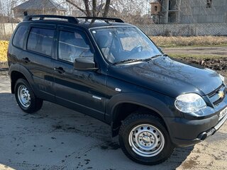 2012 Chevrolet Niva I Рестайлинг, чёрный, 430000 рублей, вид 2