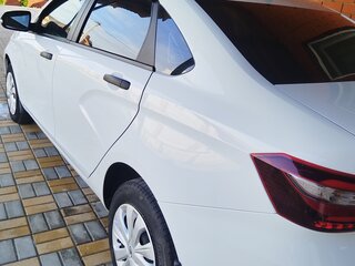 2024 Lada (ВАЗ) Vesta I Рестайлинг (NG), белый, 1230000 рублей, вид 2