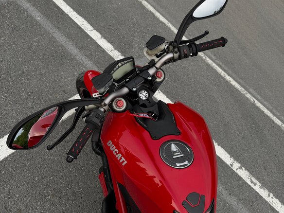 2011 Ducati Streetfighter, красный, 750000 рублей - вид 1