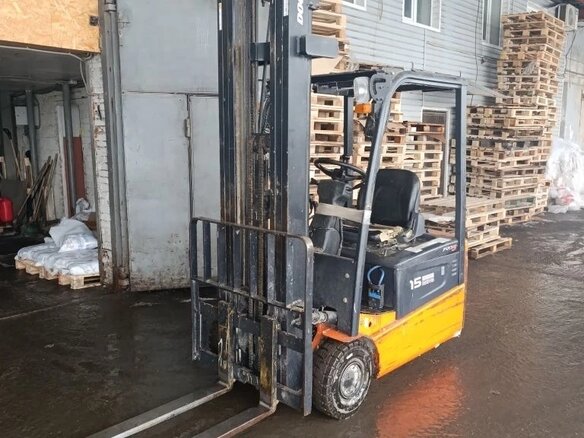 2012 Doosan B15, оранжевый, 650000 рублей