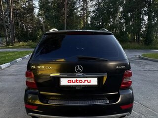 2011 Mercedes-Benz M-Класс 300 II (W164) Рестайлинг, чёрный, 1338000 рублей, вид 5