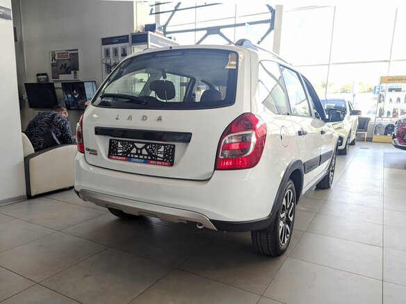 2026 Lada (ВАЗ) Granta Cross I Рестайлинг, белый, 1247900 рублей - вид 4
