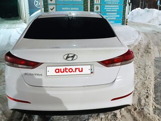 2018 Hyundai Elantra VI (AD), белый, 1300000 рублей, вид 3