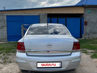 2011 Opel Astra H Рестайлинг, серебристый, 630000 рублей, вид 3
