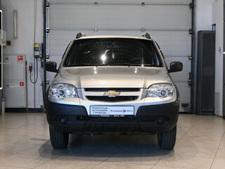 2017 Chevrolet Niva I Рестайлинг, серый, 640000 рублей, вид 2