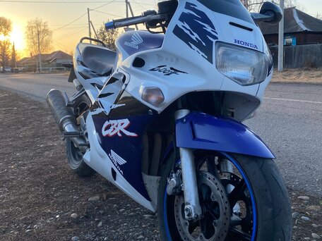 1993 Honda CBR 600F, белый, 325000 рублей, вид 1