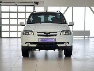 2016 Chevrolet Niva I Рестайлинг, белый, 790000 рублей, вид 2
