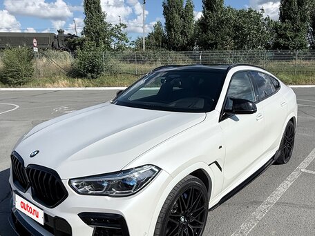 2021 BMW X6 40i III (G06), белый, вид 1