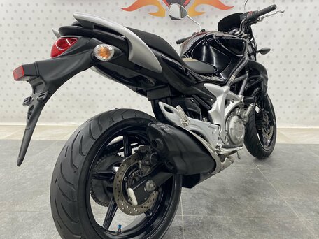 2014 Suzuki SFV 400 Gladius, чёрный, 345000 рублей, вид 4