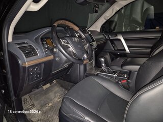 2020 Toyota Land Cruiser Prado 150 Series Рестайлинг 2, чёрный, 5500000 рублей, вид 5