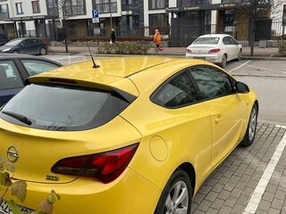 2013 Opel Astra GTC J Рестайлинг, жёлтый, 870000 рублей, вид 4