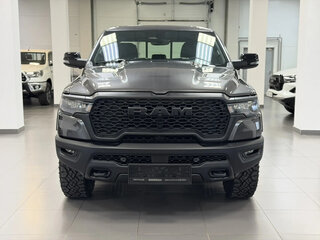 2025 Ram 1500 Crew Cab V Рестайлинг, серый, 8990000 рублей, вид 5