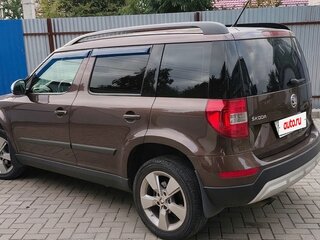 2015 Skoda Yeti I Рестайлинг, коричневый, 1650000 рублей, вид 2