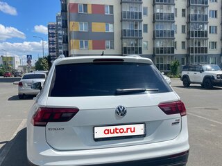 2017 Volkswagen Tiguan II, белый, 2410000 рублей, вид 3