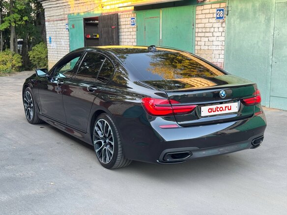 2018 BMW 7 серии 740d xDrive VI (G11/G12), чёрный, 3700000 рублей - вид 8